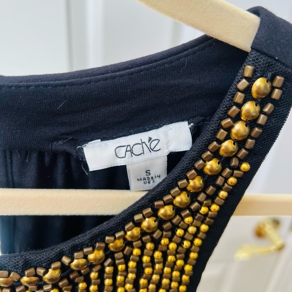 Beautiful Cache size small black sleeveless top with beading - Picture 3 of 4